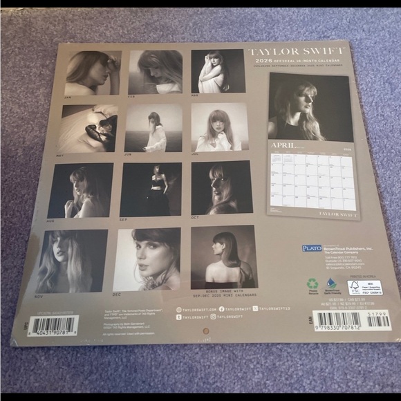 New Taylor Swift 2026 Calendar and The Eras Tour Pouch - Picture 3 of 5